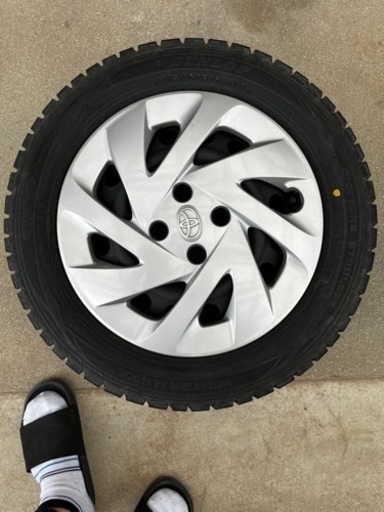 TOYOTA純正ホイール付きダンロップ　スタッドレスタイヤ　185/60R 84Q　　