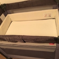 アップリカ　ココネル　エアープラス AB   ベビーベッドの画像