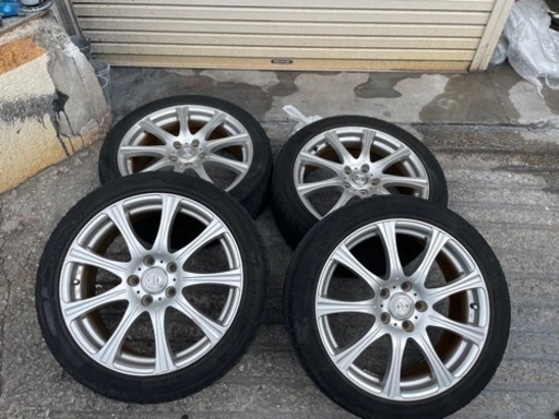 車のパーツ タイヤ、ホイール