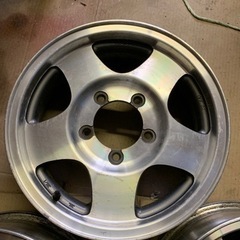 車のパーツ タイヤ、ホイールの画像