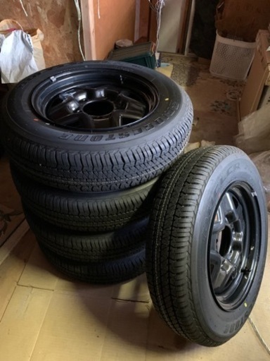 車のパーツ タイヤ、ホイール