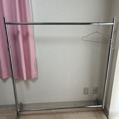 本日限定！ハンガーラックお譲りします