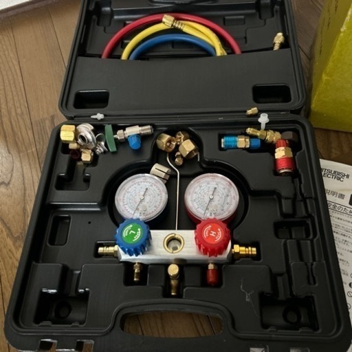 エアコン取り付けの機械