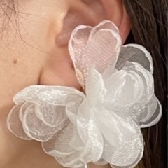 【お取引完了/美品】イヤリング ブライダル ウェディング アクセサリー 大ぶり オーガンジー 花 の画像
