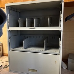 内田洋行　事務収納　スライド可　オフィス家具　大容量　　　