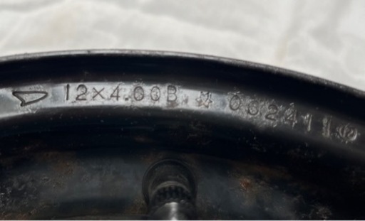 車のパーツ タイヤ、ホイール