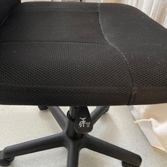 差し上げます　デスク　チェア　の画像