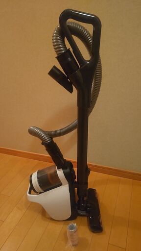 【受け渡し予定者決まりました】掃除機　東芝　トルネオミニ　VC-CF20A(W)