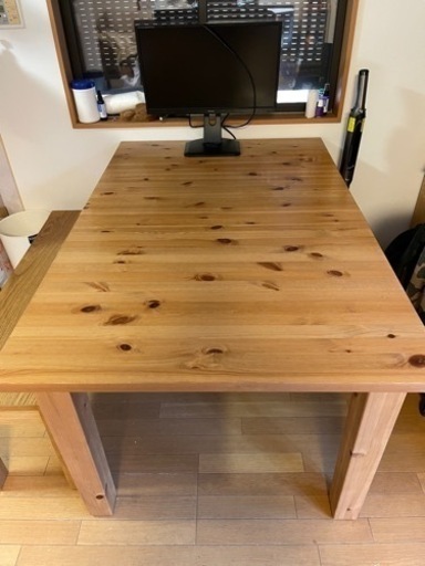 IKEA 伸長式ダイニングテーブル　4人掛け/6人掛け