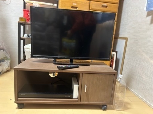 値下げ⭕️テレビリモコン、テレビ台