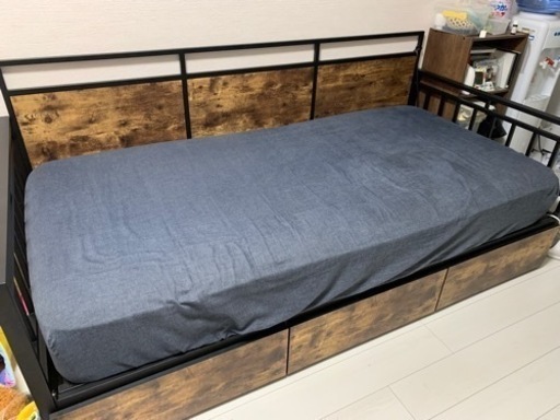 【取引中】マットレス　寝具 ベッド シングルベッド