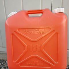 灯油ポリタンク18L現在使用品、キャップ本体破損不具合無し！