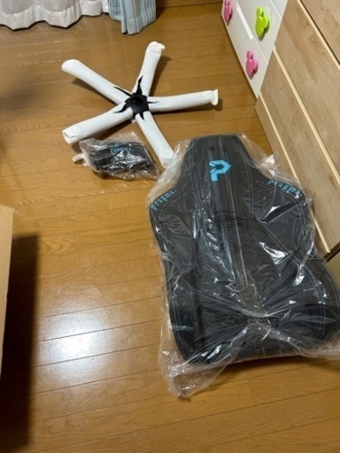 お届け交渉OK！ゲーミングチェア（未使用品）