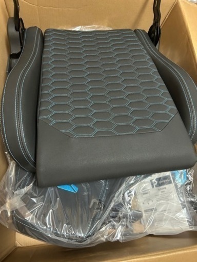 お届け交渉OK！ゲーミングチェア（未使用品）