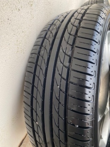 車のパーツ タイヤ、ホイール