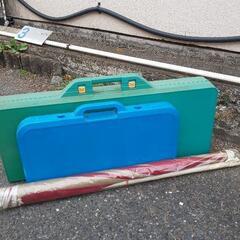 折り畳みレジャーテーブル(パラソル付き)の画像