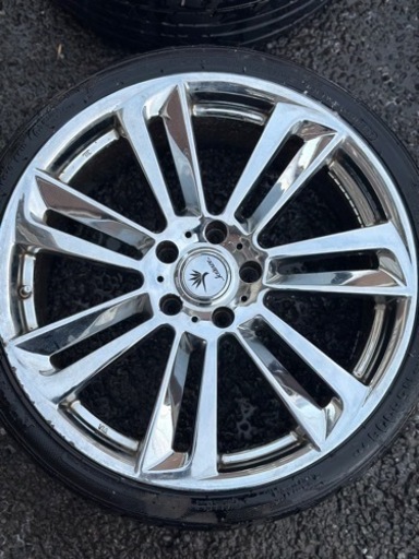 車のパーツ タイヤ、ホイール