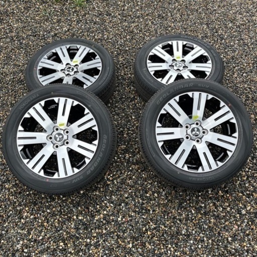 デリカ D5 純正 タイヤ ホイール付 新車外し