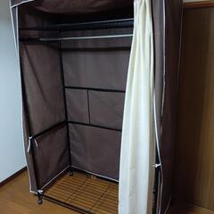 ニトリのクローゼットハンガーラック上棚付きタイプ