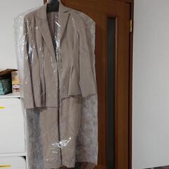 レディーススーツ