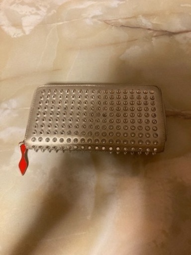 クレスチャンルブタン長財布