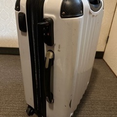 スーツケース　白　早期取引希望の画像