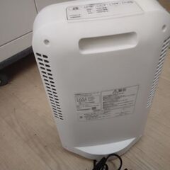 2019年極上美品 大容量 ストーブ ヒーター セラミックファンヒーター 人感センサー付き 節電 省エネ 大風量 首振りタイプ 1200W 転倒オフ機能 速暖 小型 コンパクト の画像