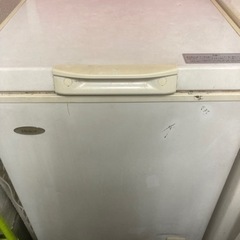 冷凍ストッカー
