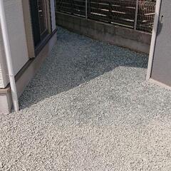 ◆いろいろ◆草刈り、伐採、芝生刈り、張り、剥ぎ、防草シ〜ト、砂利敷き、などなど - 剪定/造園