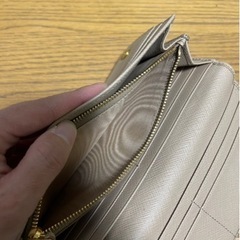 PRADA財布の画像