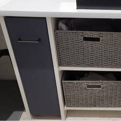 オーダーできます。合板で製作するスライド収納