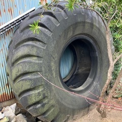 【無料】廃タイヤ🛞 1.8m位あります