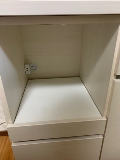 ホワイト木目食器棚　3.23まで取引　29まで保管可能　