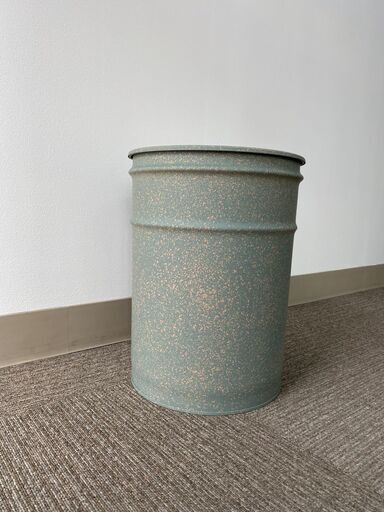 ﾍﾟｰﾙ缶　チェア　蓋つき　小物入れ　収納