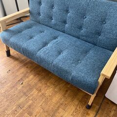 リサイクルショップどりーむ鹿大前店　No8936 ソファ　二人掛け　キレイな青♪　状態良好♪　オシャレなウッドフレーム