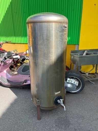 雨水タンク　ステンレス　高さ158センチ