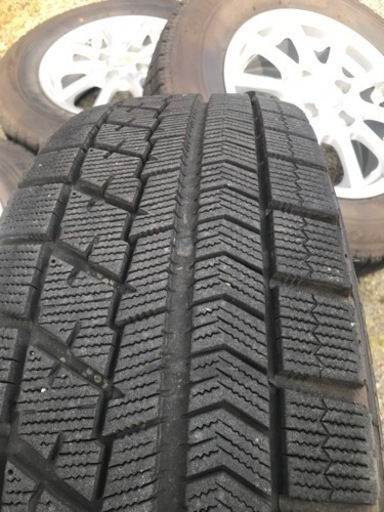 日産ノートに使用していたスタッドレスタイヤとアルミホイールセット美品如何ですか？
