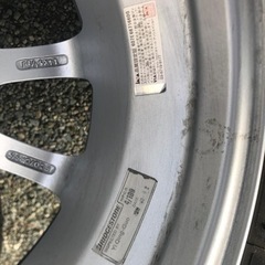 日産ノートに使用していたスタッドレスタイヤとアルミホイールセット美品如何ですか？の画像