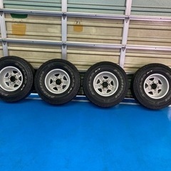 285/75R16 ホイール付き　4本セット　ブリヂストンの画像