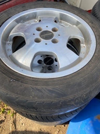 車のパーツ タイヤ、ホイール