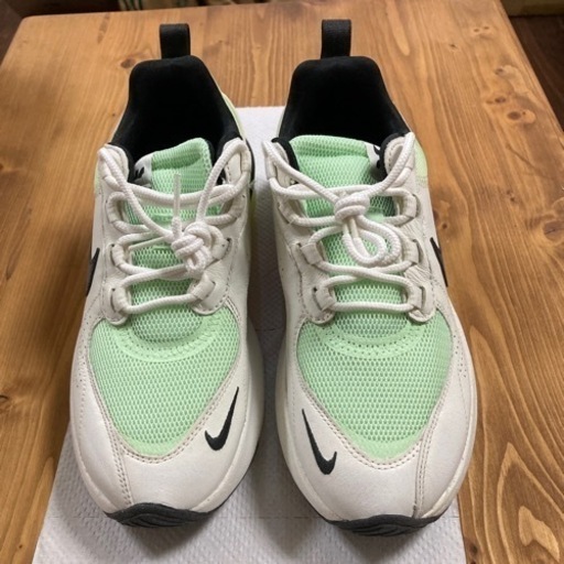 スニーカー NIKE