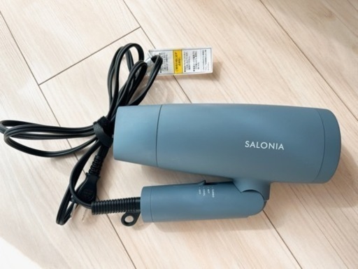 ドライヤー　SALONIA