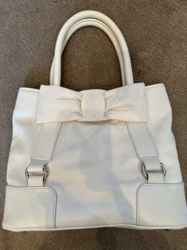 フェラガモ　ハンドバッグ