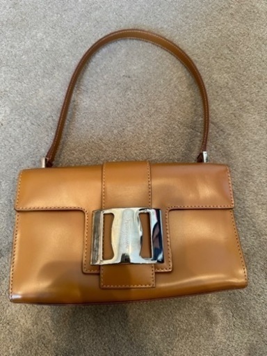 フェラガモ　レザーハンドバッグ