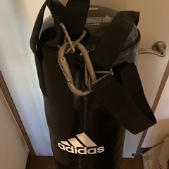 adidasサンドバッグの画像