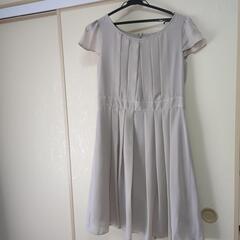 ワンピースとジャケットの画像