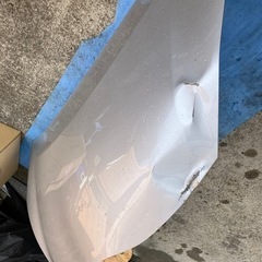 トヨタ　アクア　ボンネット凹み有り　補修用　　　の画像