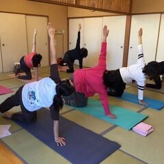 『女性のためのリラックス系ヨガ』只今初回体験１０００円キャンペーン実施中♪初心者・身体の硬い方大歓迎！この春ヨガを始めませんか？肩こり・腰痛・不眠などお体のお悩みご相談ください♪の画像