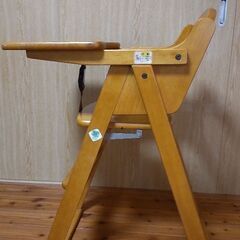 お渡し予定有 カトージ  木製 ワイドハイチェアの画像