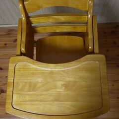 お渡し予定有 カトージ  木製 ワイドハイチェアの画像